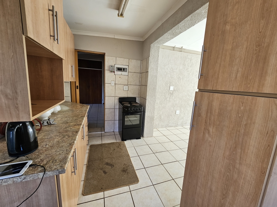 To Let 2 Bedroom Property for Rent in Flamwood North West